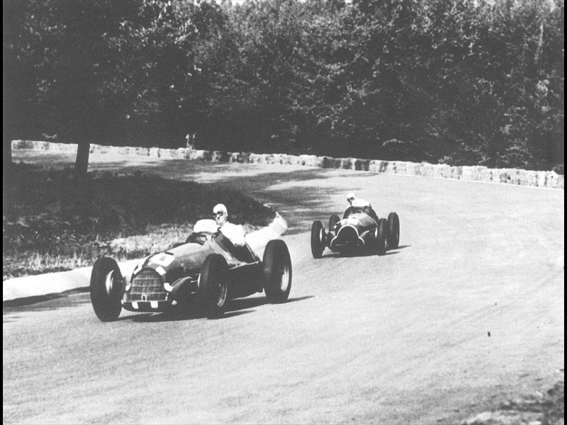 1950 Nino Farina precede Juan Manuel Fangio