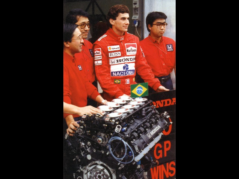 1989 Ayrton Senna con i tecnici Honda