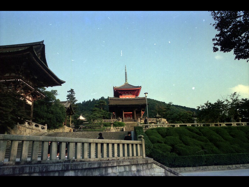 La scalinata che porta all'ingresso del Kjyomizu Temple