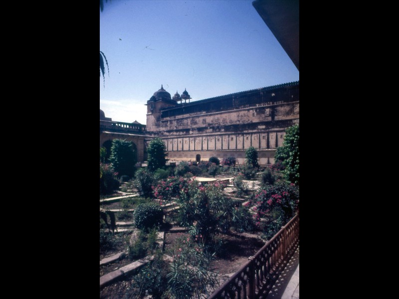 Tra le mura del forte troviamo uno splendido giardino