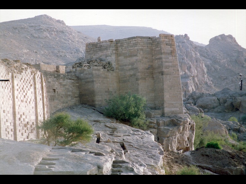 Le rovine dell'antica diga